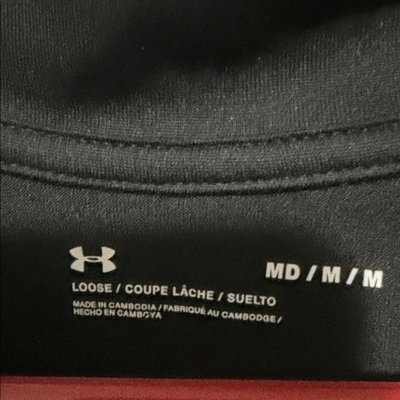 Men’s Under Armour Tech 2.0 Black Long Sleeve 1/2 zip {Medium} - Picture 4 of 8